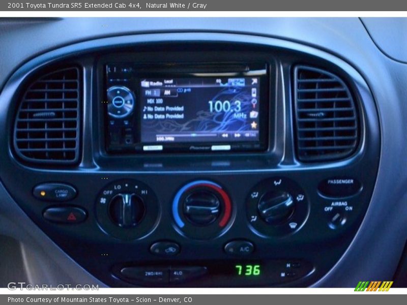 Natural White / Gray 2001 Toyota Tundra SR5 Extended Cab 4x4