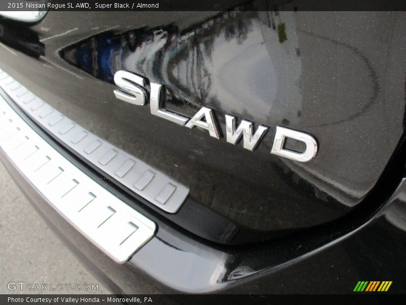 Super Black / Almond 2015 Nissan Rogue SL AWD
