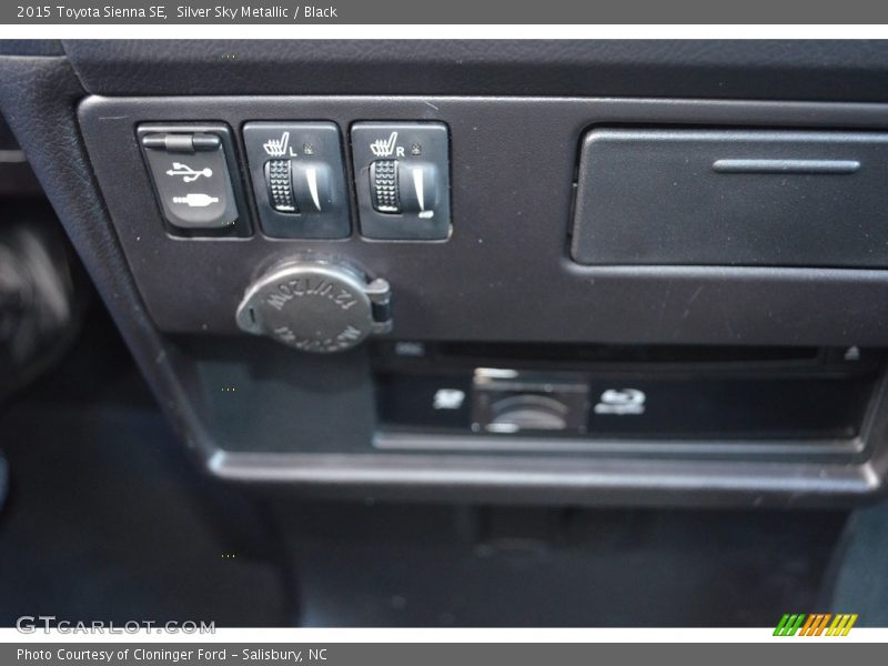 Silver Sky Metallic / Black 2015 Toyota Sienna SE
