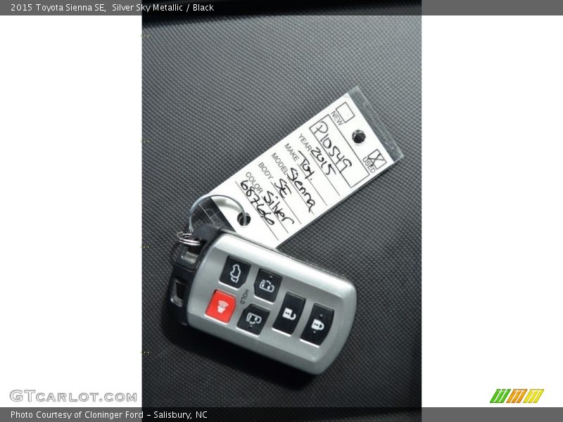 Silver Sky Metallic / Black 2015 Toyota Sienna SE