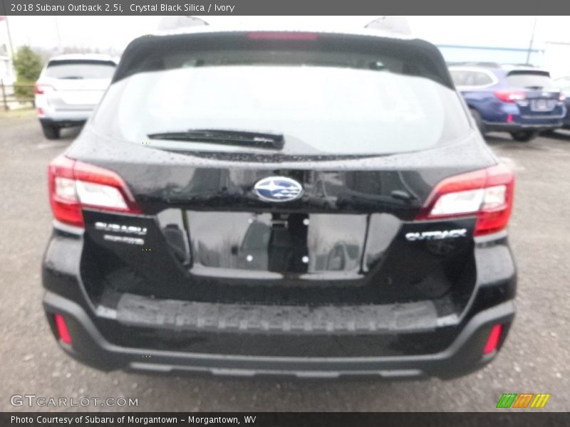 Crystal Black Silica / Ivory 2018 Subaru Outback 2.5i