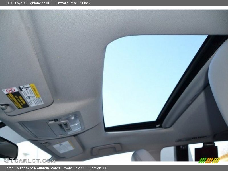 Blizzard Pearl / Black 2016 Toyota Highlander XLE