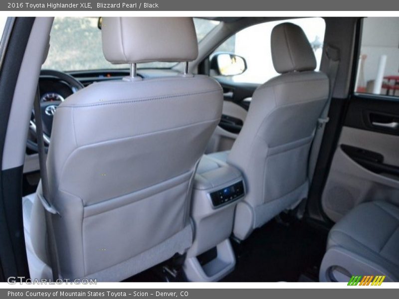 Blizzard Pearl / Black 2016 Toyota Highlander XLE