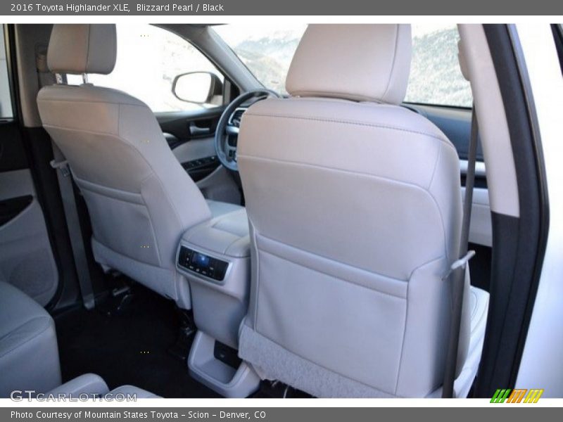 Blizzard Pearl / Black 2016 Toyota Highlander XLE
