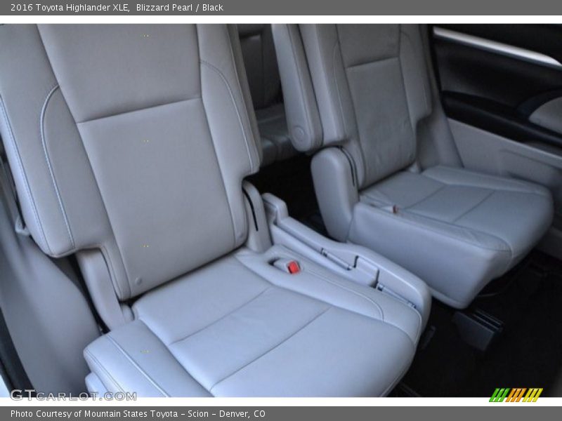 Blizzard Pearl / Black 2016 Toyota Highlander XLE