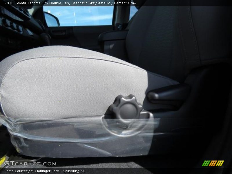 Magnetic Gray Metallic / Cement Gray 2018 Toyota Tacoma SR5 Double Cab