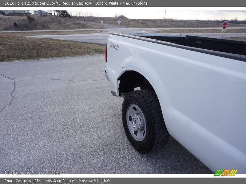 Oxford White / Medium Stone 2010 Ford F250 Super Duty XL Regular Cab 4x4