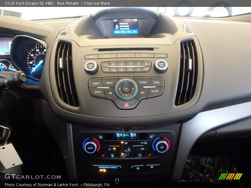 Blue Metallic / Charcoal Black 2018 Ford Escape SE 4WD