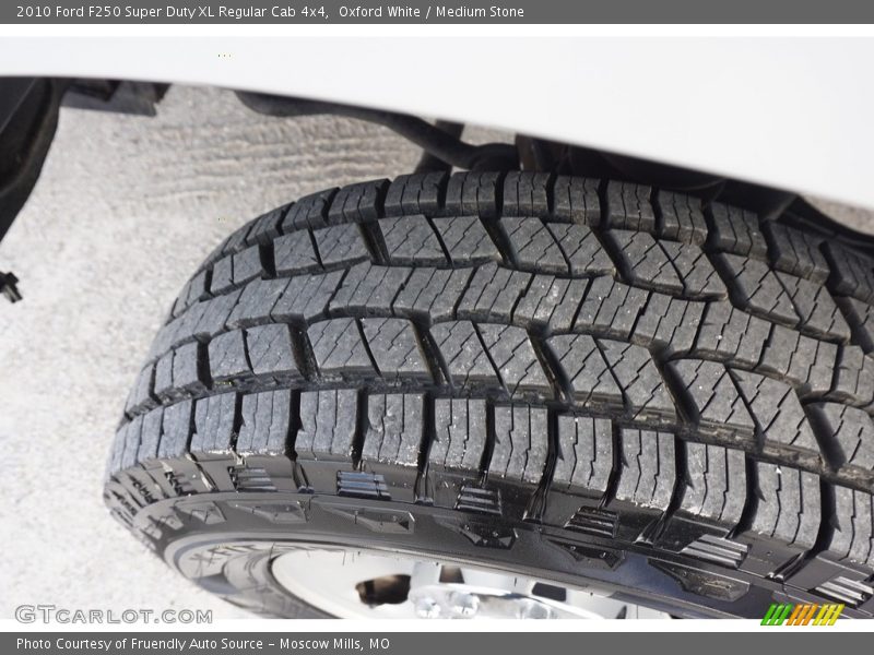 Oxford White / Medium Stone 2010 Ford F250 Super Duty XL Regular Cab 4x4