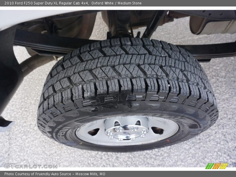 Oxford White / Medium Stone 2010 Ford F250 Super Duty XL Regular Cab 4x4