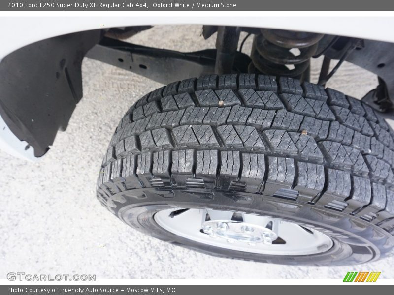 Oxford White / Medium Stone 2010 Ford F250 Super Duty XL Regular Cab 4x4