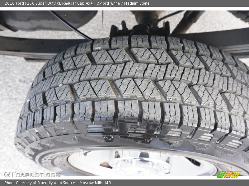 Oxford White / Medium Stone 2010 Ford F250 Super Duty XL Regular Cab 4x4