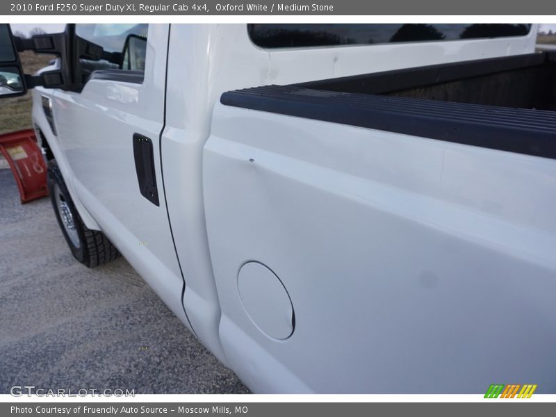 Oxford White / Medium Stone 2010 Ford F250 Super Duty XL Regular Cab 4x4
