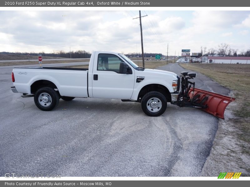 Oxford White / Medium Stone 2010 Ford F250 Super Duty XL Regular Cab 4x4