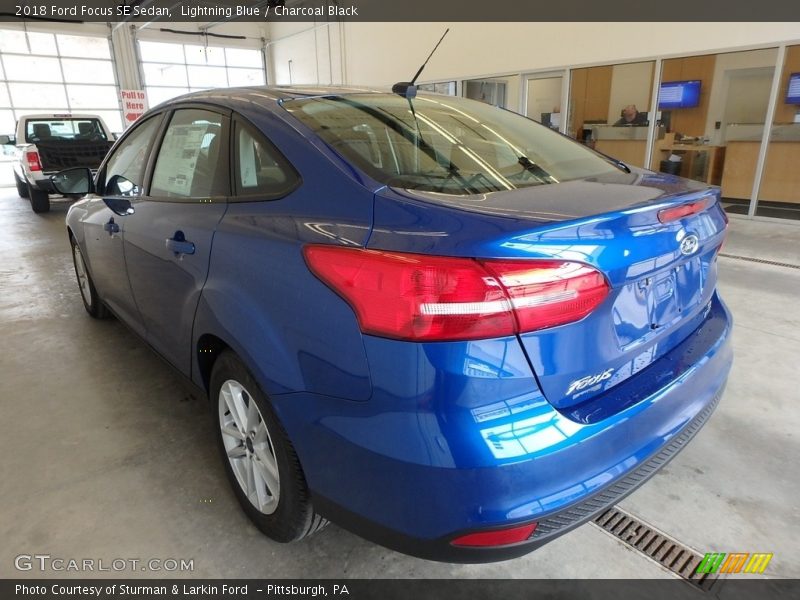 Lightning Blue / Charcoal Black 2018 Ford Focus SE Sedan