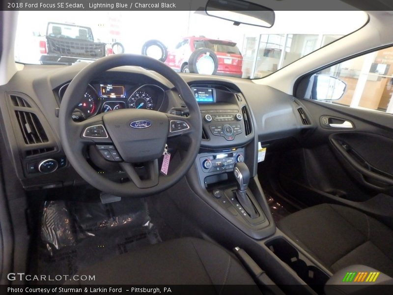 Lightning Blue / Charcoal Black 2018 Ford Focus SE Sedan