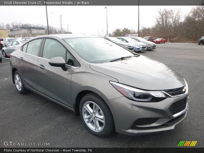 Pepperdust Metallic / Jet Black 2018 Chevrolet Cruze LT