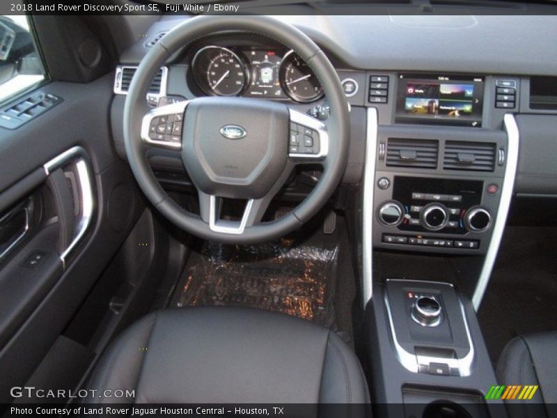 Fuji White / Ebony 2018 Land Rover Discovery Sport SE