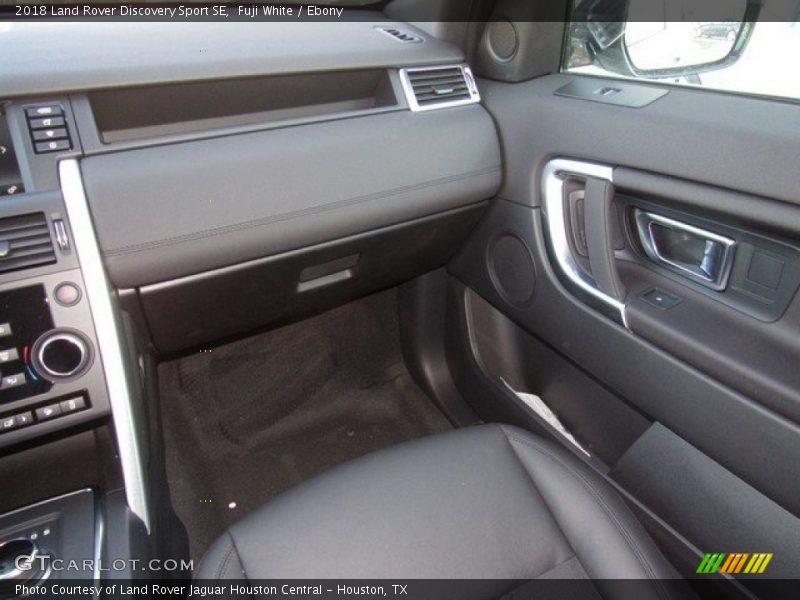 Fuji White / Ebony 2018 Land Rover Discovery Sport SE