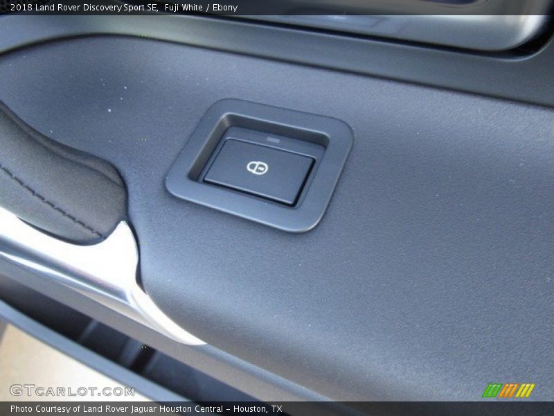 Fuji White / Ebony 2018 Land Rover Discovery Sport SE
