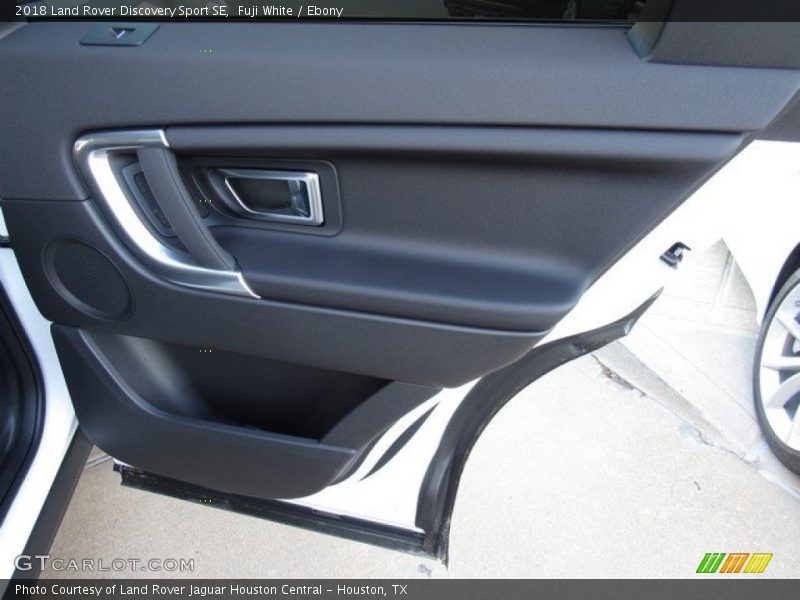 Fuji White / Ebony 2018 Land Rover Discovery Sport SE