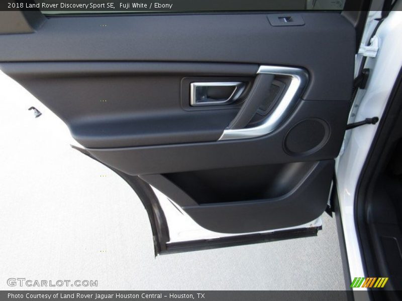Fuji White / Ebony 2018 Land Rover Discovery Sport SE