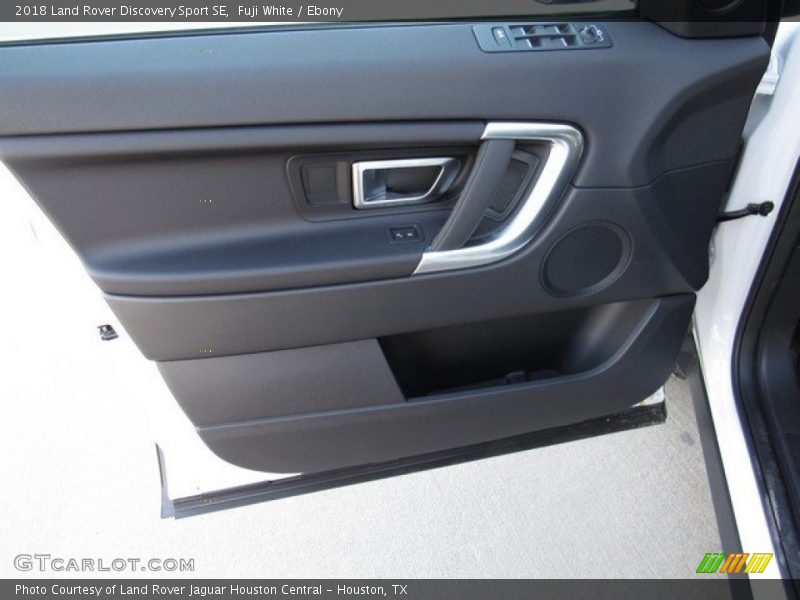 Fuji White / Ebony 2018 Land Rover Discovery Sport SE
