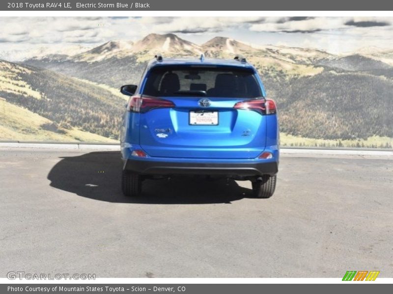 Electric Storm Blue / Black 2018 Toyota RAV4 LE