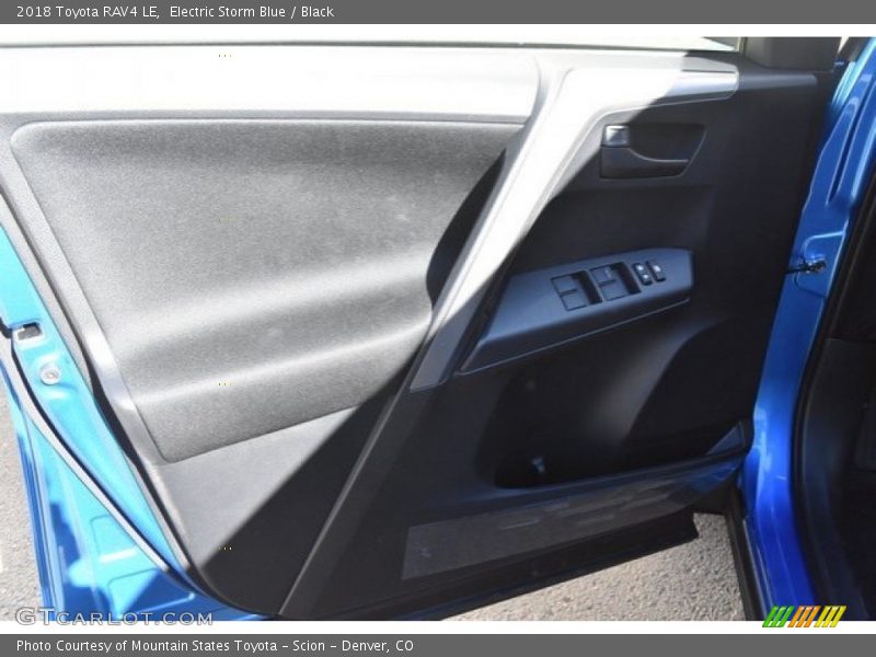 Electric Storm Blue / Black 2018 Toyota RAV4 LE