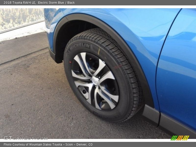 Electric Storm Blue / Black 2018 Toyota RAV4 LE