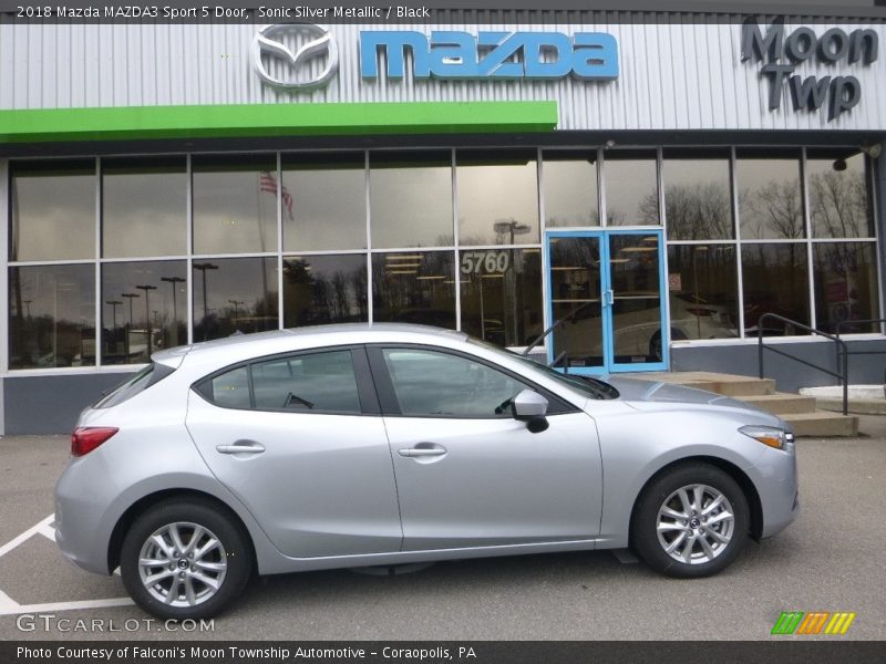 Sonic Silver Metallic / Black 2018 Mazda MAZDA3 Sport 5 Door