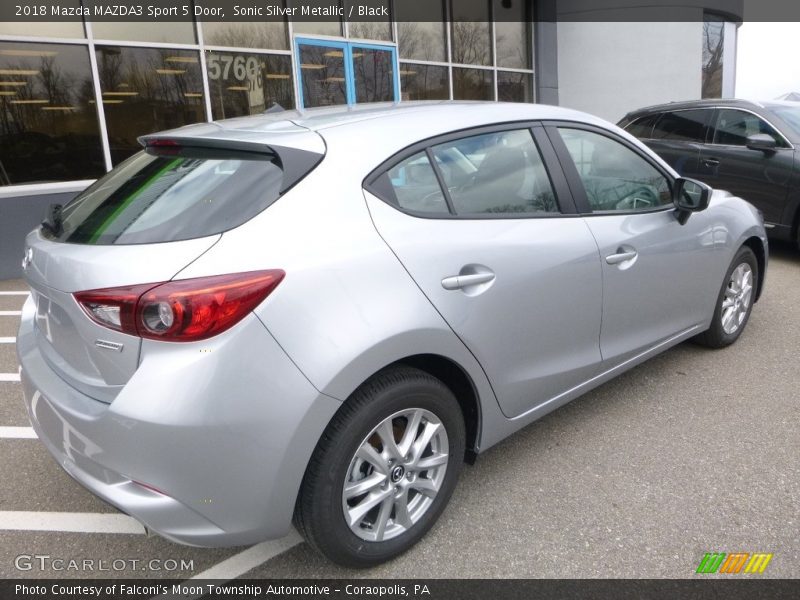 Sonic Silver Metallic / Black 2018 Mazda MAZDA3 Sport 5 Door