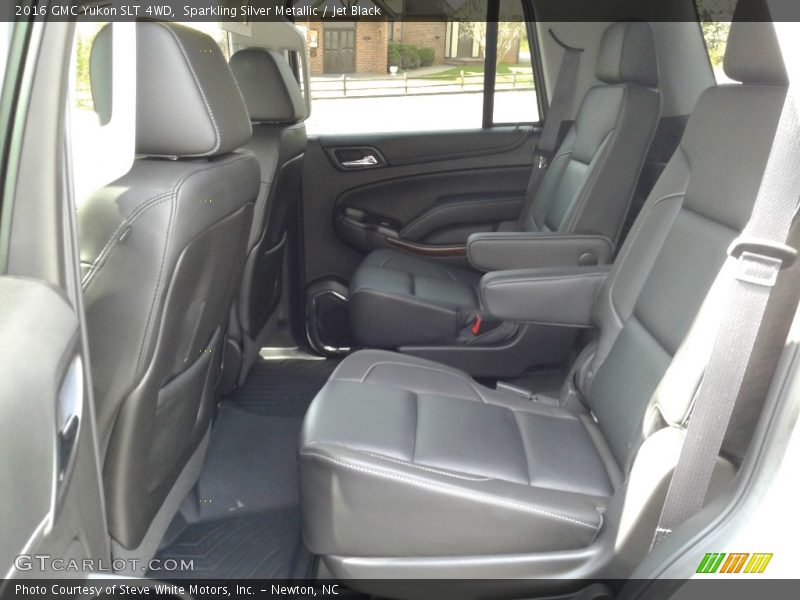 Sparkling Silver Metallic / Jet Black 2016 GMC Yukon SLT 4WD