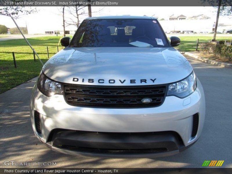 Indus Silver Metallic / Ebony/Ebony 2018 Land Rover Discovery SE
