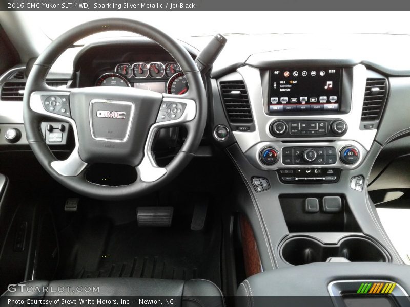 Sparkling Silver Metallic / Jet Black 2016 GMC Yukon SLT 4WD