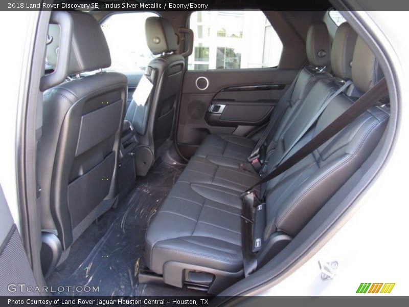 Indus Silver Metallic / Ebony/Ebony 2018 Land Rover Discovery SE