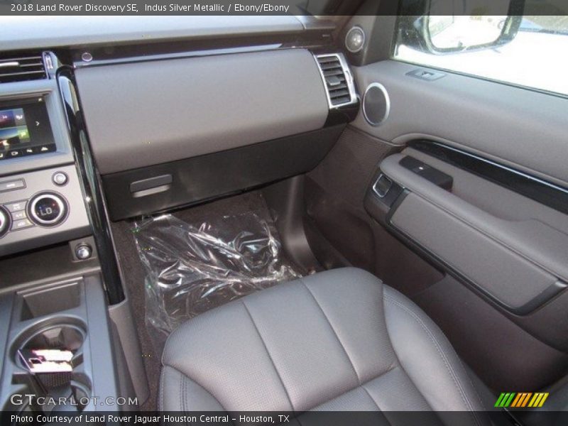 Indus Silver Metallic / Ebony/Ebony 2018 Land Rover Discovery SE