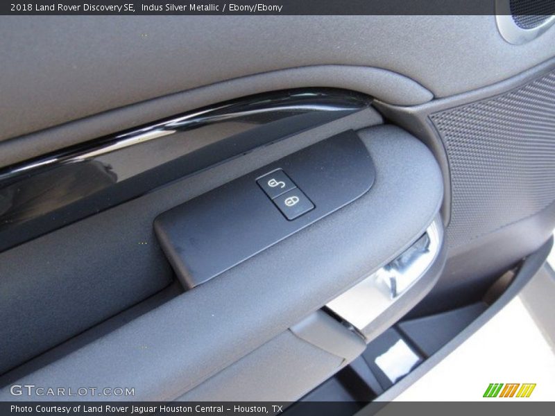 Indus Silver Metallic / Ebony/Ebony 2018 Land Rover Discovery SE