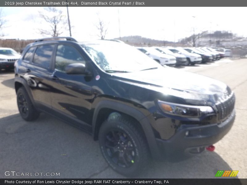 Diamond Black Crystal Pearl / Black 2019 Jeep Cherokee Trailhawk Elite 4x4