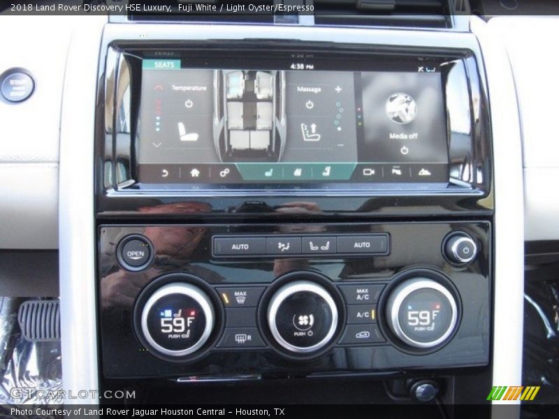 Fuji White / Light Oyster/Espresso 2018 Land Rover Discovery HSE Luxury