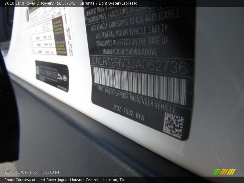 Fuji White / Light Oyster/Espresso 2018 Land Rover Discovery HSE Luxury