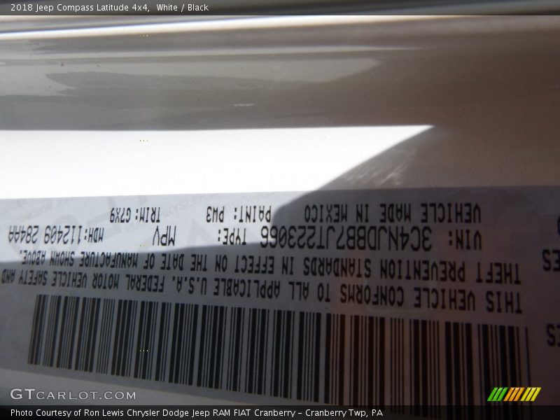 White / Black 2018 Jeep Compass Latitude 4x4