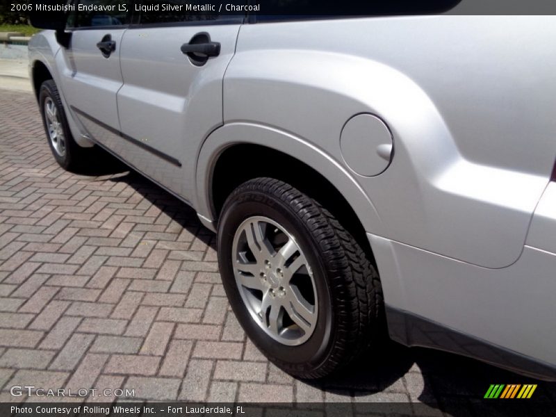 Liquid Silver Metallic / Charcoal 2006 Mitsubishi Endeavor LS