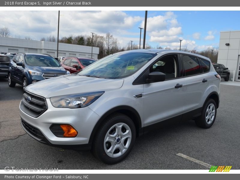 Ingot Silver / Charcoal Black 2018 Ford Escape S