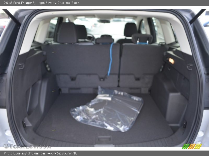 Ingot Silver / Charcoal Black 2018 Ford Escape S
