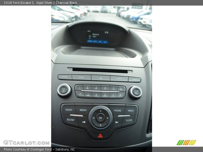 Ingot Silver / Charcoal Black 2018 Ford Escape S