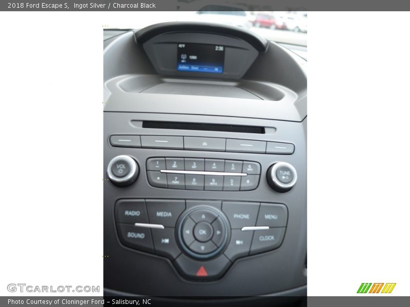 Ingot Silver / Charcoal Black 2018 Ford Escape S