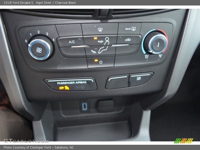 Ingot Silver / Charcoal Black 2018 Ford Escape S