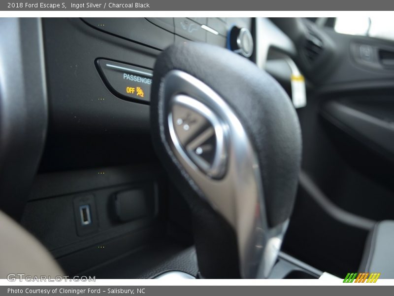Ingot Silver / Charcoal Black 2018 Ford Escape S