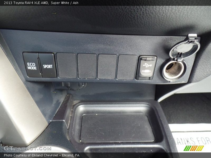 Super White / Ash 2013 Toyota RAV4 XLE AWD